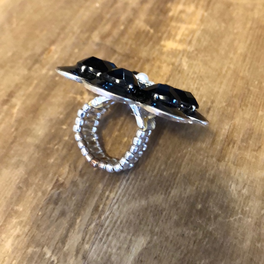 Ring - Picture 3 of 3